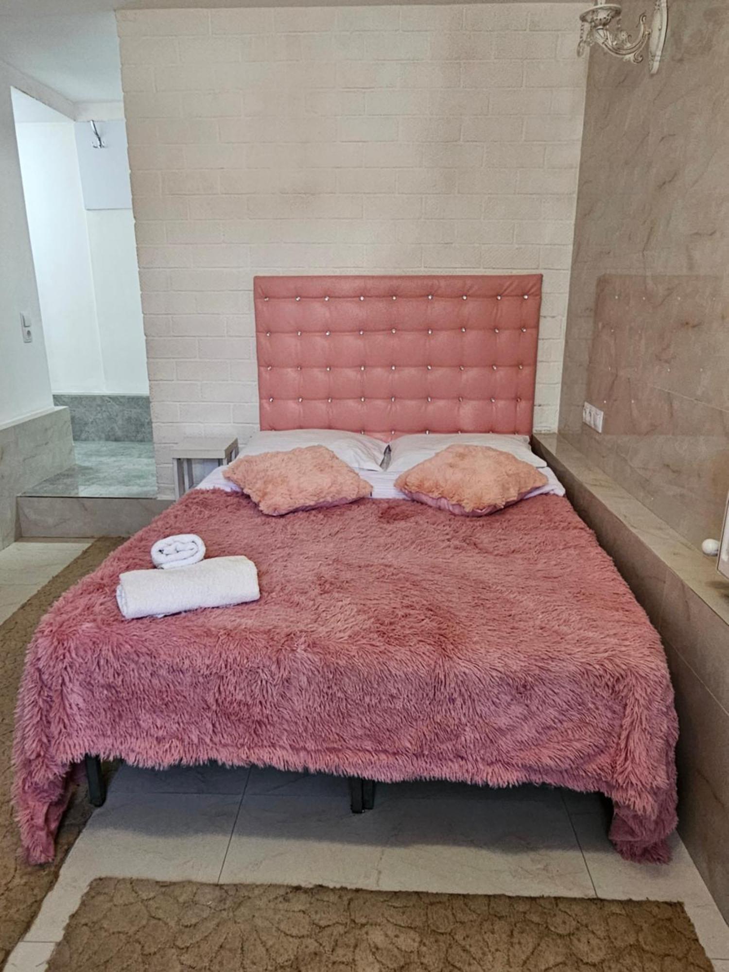 Rose Studio Chisinau Ngoại thất bức ảnh